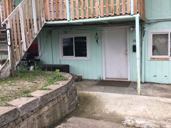 385 SE Darrell Ave