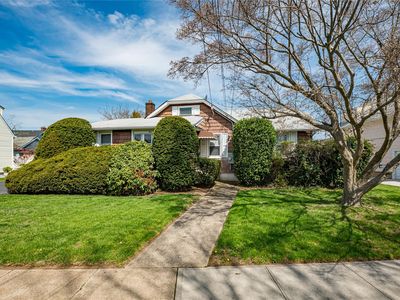 158 1st Street, Hicksville, NY, 11801