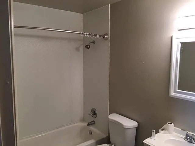 2830 Sherwood Dr — Photo 8