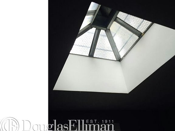 4th image of 30 E 129th St APT 3