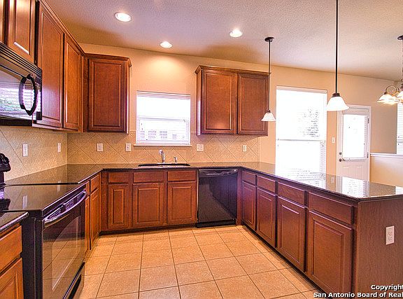 5th image of 414 Zoeller Way