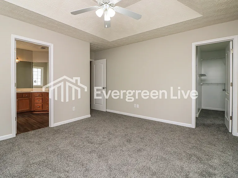 186 Hawthorn Dr — Photo 6