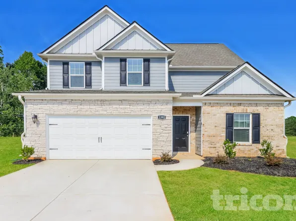 1392 Deutz Dr, Locust Grove, GA 30248