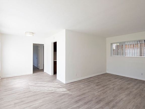 4th image of 7555 Herschel Ave #7