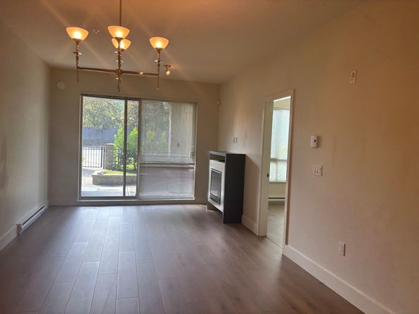 2 bedroom rental in Surrey — photo 9