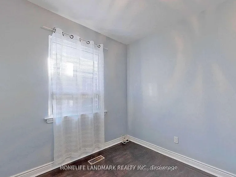 381 Osiris Dr — Photo 7