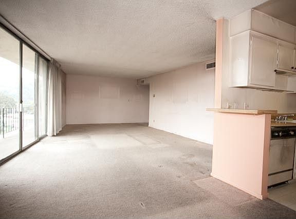 2nd image of 2260 N Cahuenga Blvd APT 402