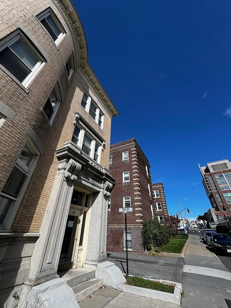 Sept 1 2027! Huge BU South Campus 5 Bed/2 Bath. Porch, A/C, Laundry, Amazing Location on St. Mary... — Photo 1