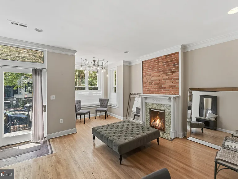 11 R St NW — Photo 4