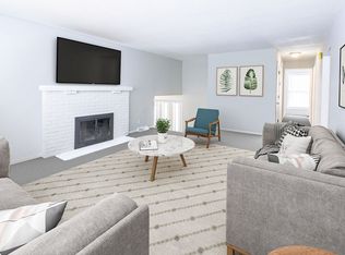 5590 Timber Ln, Shorewood, MN 55331