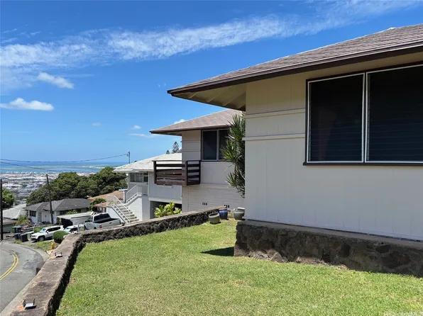 1356 Mamalu St, Honolulu, HI 96817