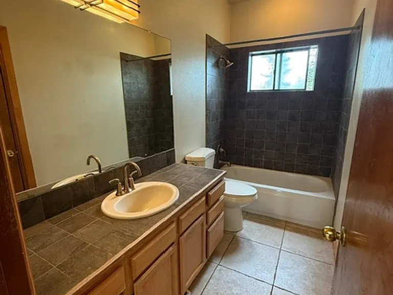 6105 Carousal Ave NW — Photo 6