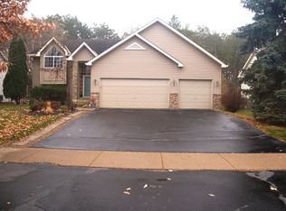 838 Lodge Dr, Jordan, MN 55352