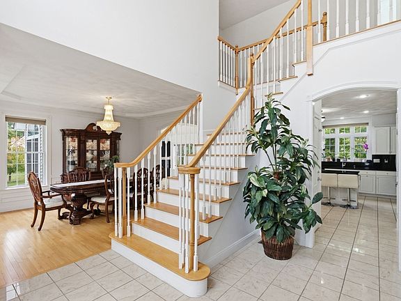 3rd image of 18 Loon Hill Rd