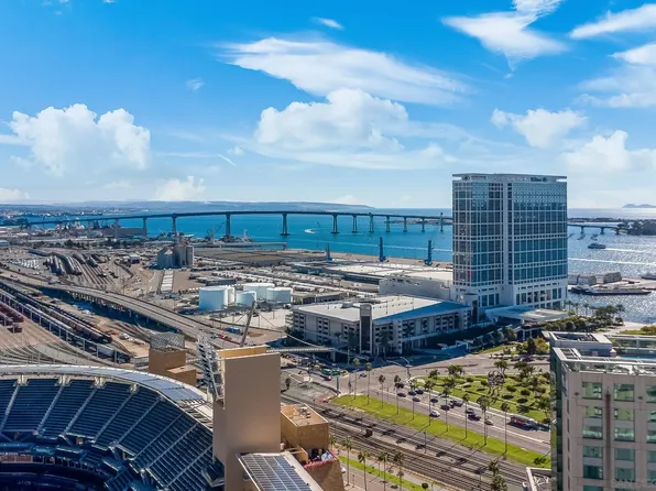 325 7th Ave Unit 1406, San Diego, CA 92101