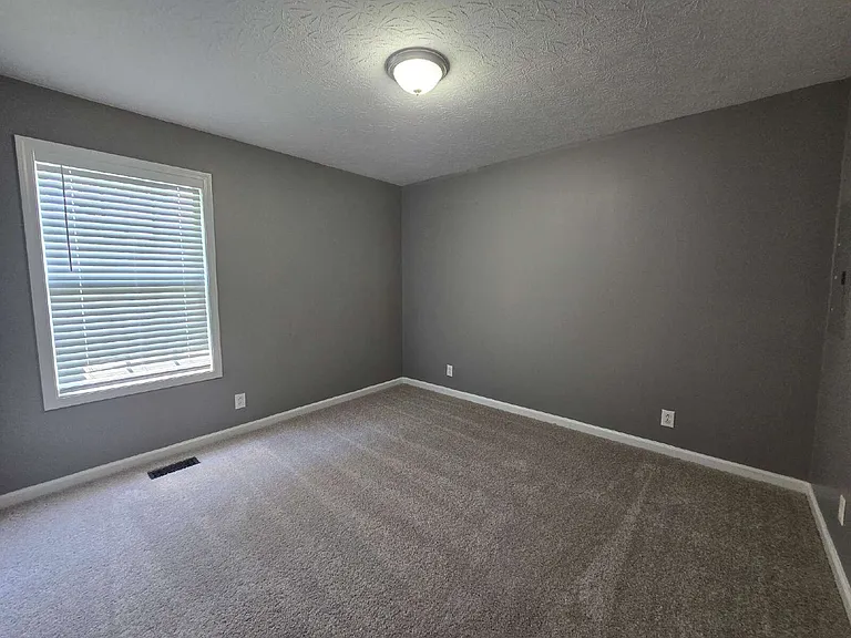460 Caney Ln — Photo 15