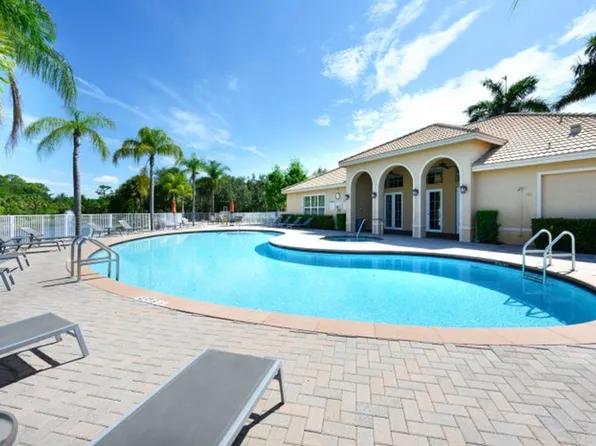 5813 Monterra Club Dr, Lake Worth, FL 33463