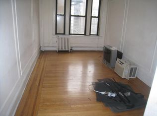 3076 35th St #2B, Astoria, NY 11103