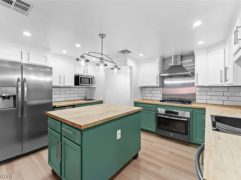 605 L Ave — Photo 27