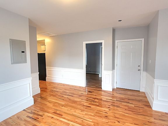 3rd image of 73 Vernon St #3