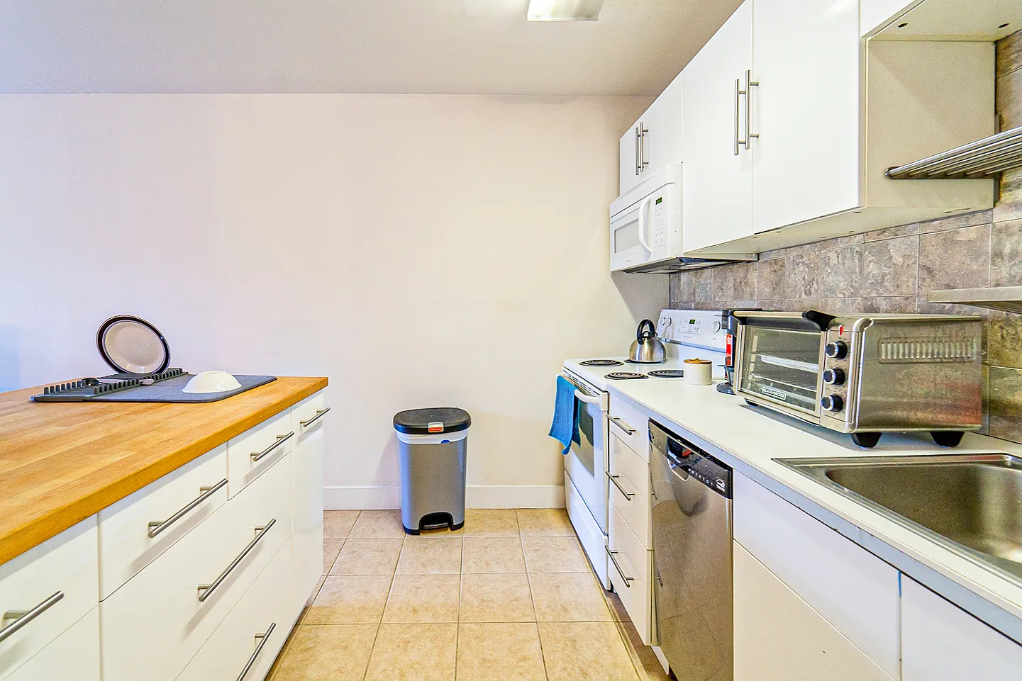 260 South 9th Street - 3R — Photo 2