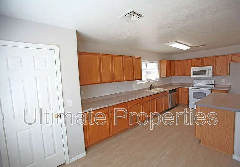 12885 N Tonya St — Photo 6