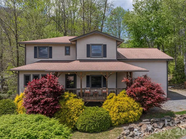 129 Valley Creek Dr, Maggie Valley, NC 28751