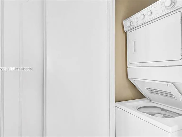 3400 SW 27th Ave #206 — Photo 10