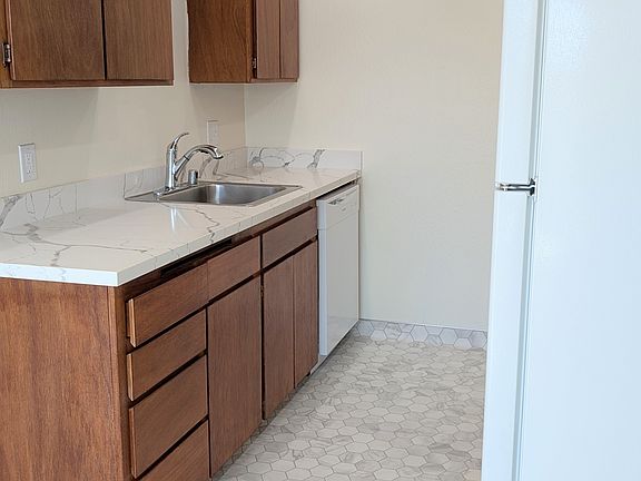 2nd image of 500 Maple Ave APT 13