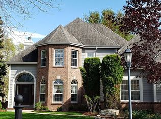 N25W26319 Foxcroft Ct, Pewaukee, WI 53072