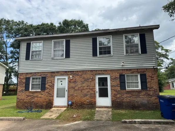 100 Lafayette Ct #1, Lagrange, GA 30241