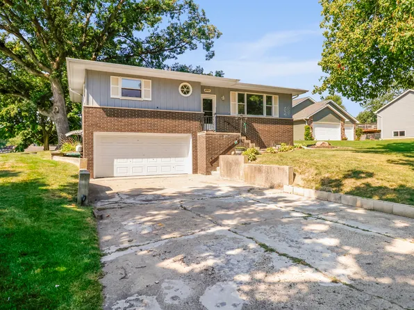 3003 Sunrise Dr, Crown Point, IN 46307