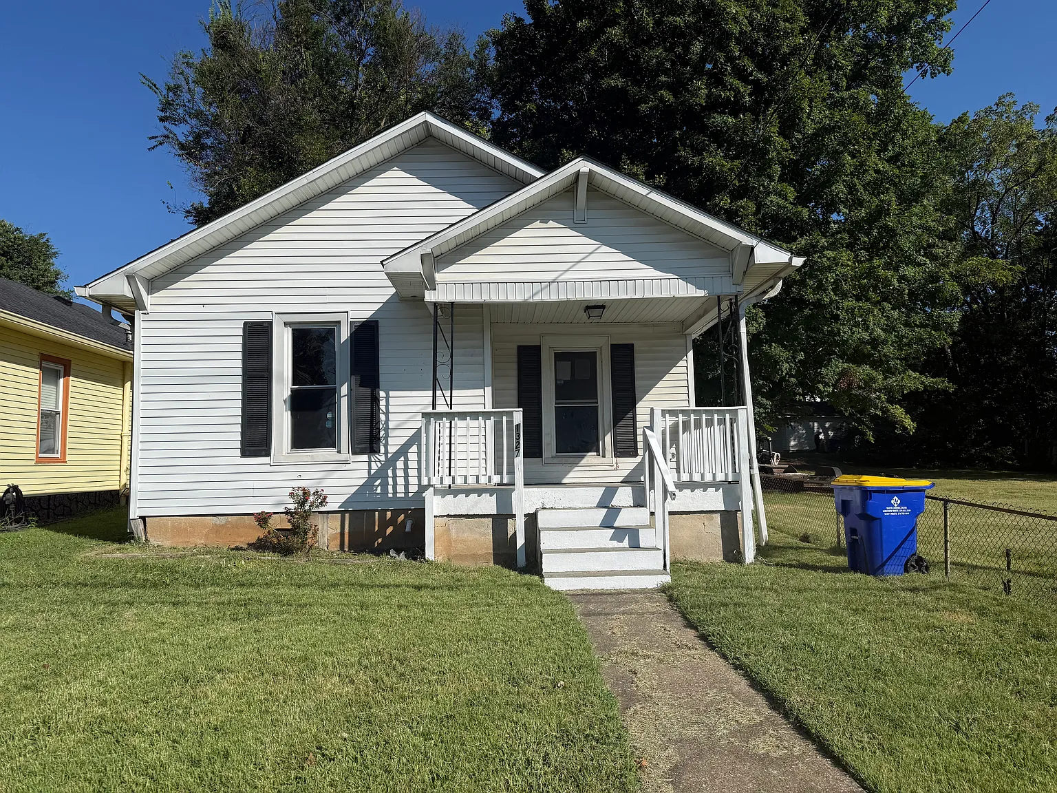 3 bed, 953 sqft, $1,450 — Photo 1