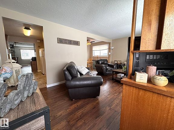 2nd image of 4732 48th Ave