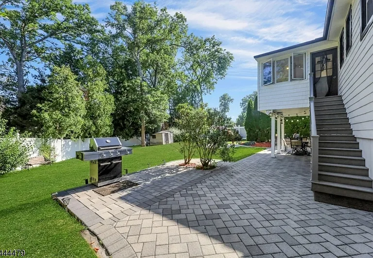 11 Rande Dr — Photo 40