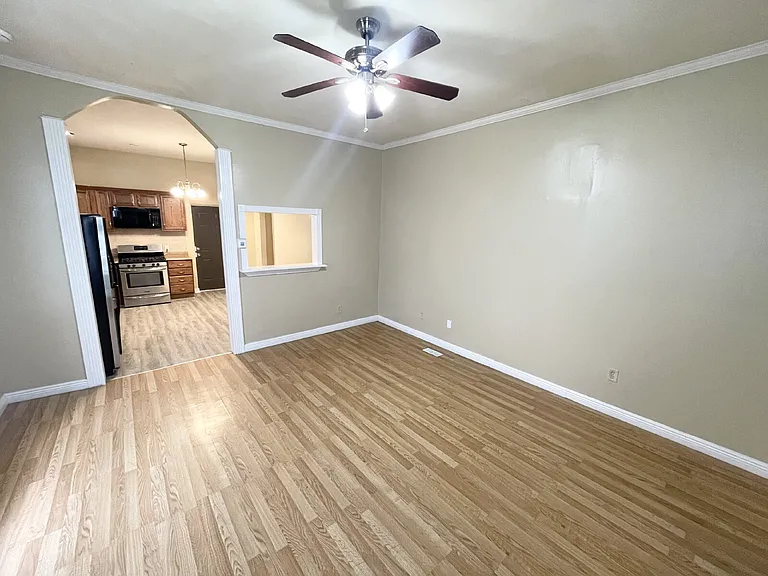 29 Iowa St — Photo 2
