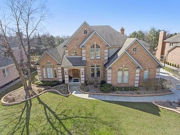 3rd image of 1605 Darien Club Dr