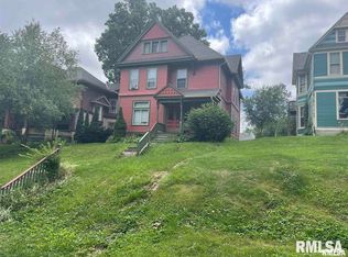 521 W 8th St, Davenport, IA