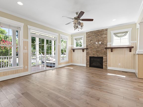 5th image of 2604 E Pembroke Ave