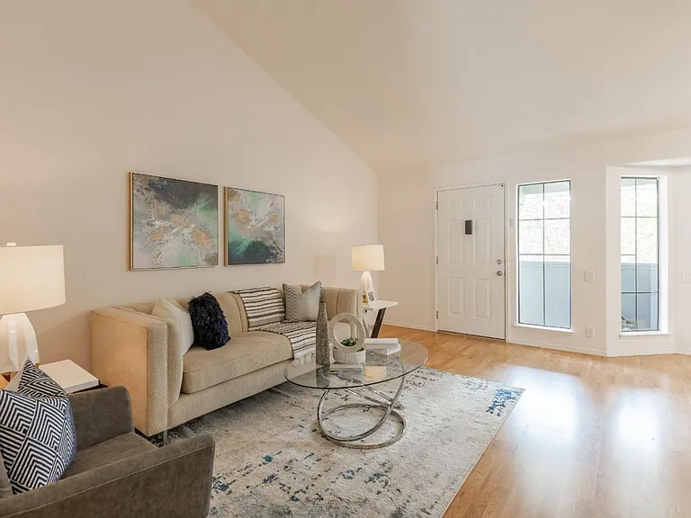 287 Kenbrook Cir — Photo 2