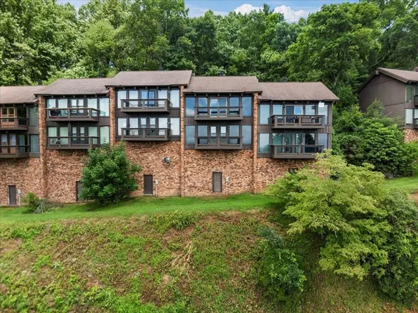 191 Buck Hollar Rd, Hillsville, VA 24343