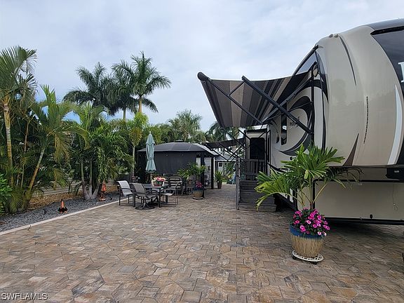 2nd image of 5855 Burrwood Ct