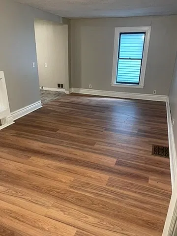 2 bed, 900 sqft, $1,200 — Photo 1