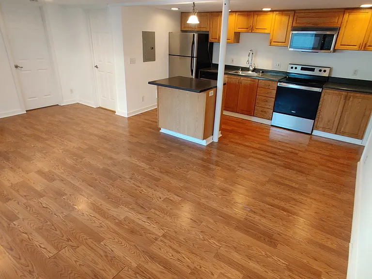 2014 W Bertona St #7 — Photo 3