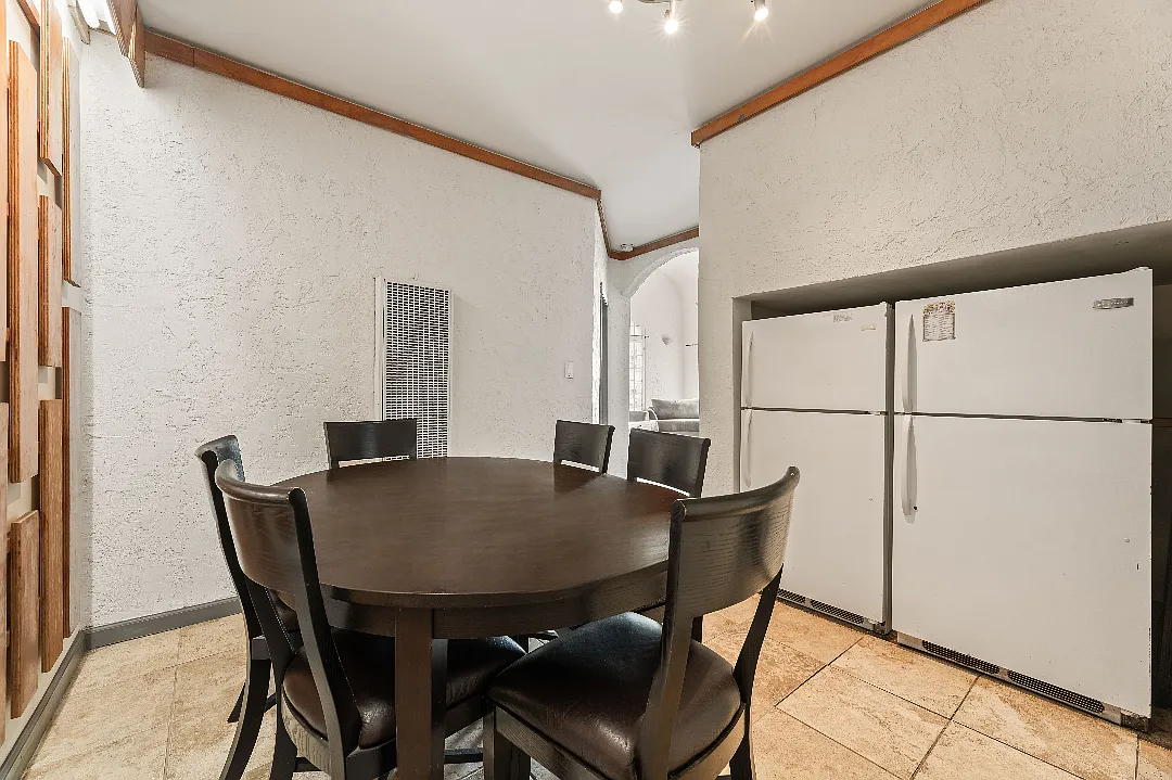 2814 Ellendale Pl — Photo 3