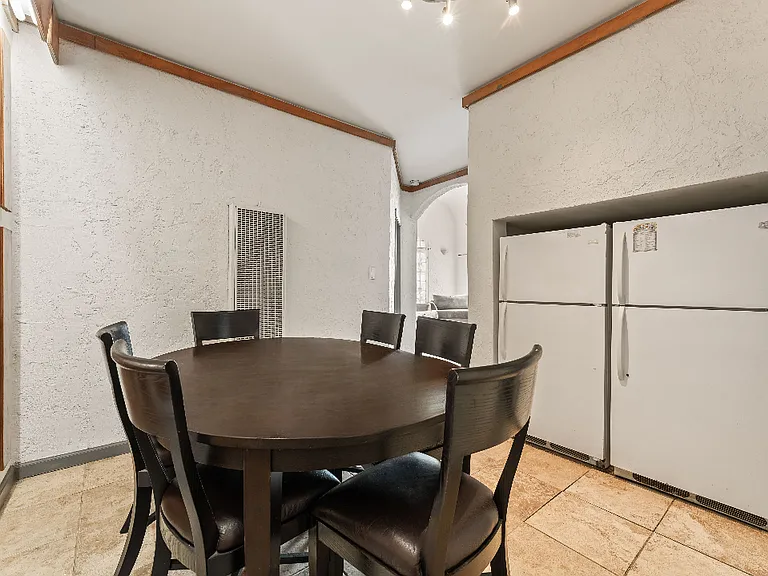 2814 Ellendale Pl — Photo 3