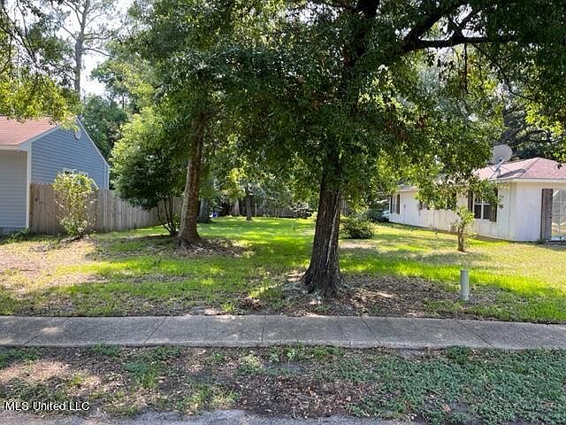 2nd image of 0 Pine Ave