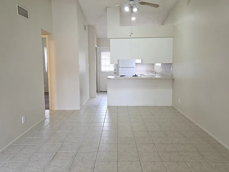 6238 E Greenway Cir #1 — Photo 2