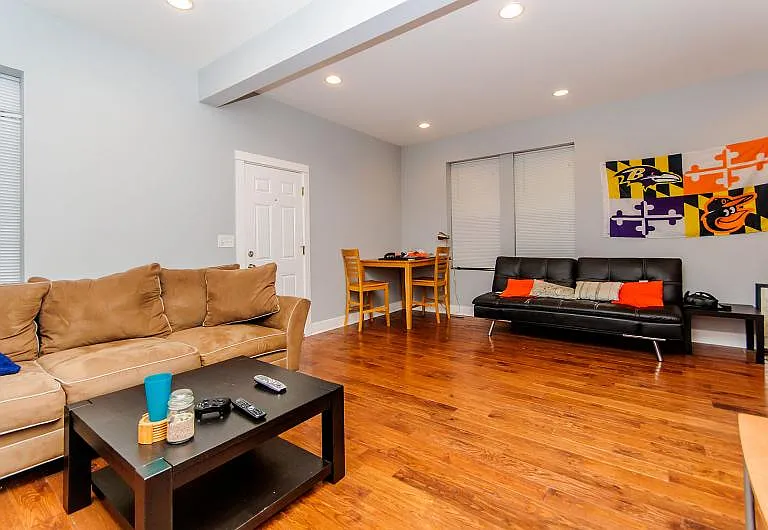 2342 W Augusta Blvd #1R — Photo 2