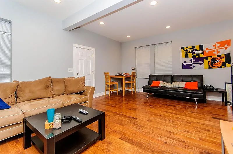 Building Photo - 2342 W Augusta Blvd #1R